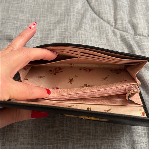 Gucci Black Wallet with Gold Detailing- NWOT - Picture 7 of 11